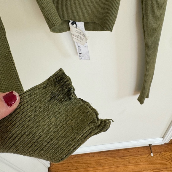 There Was One Knit Cropped Top Green Long Sleeve - Picture 7 of 11